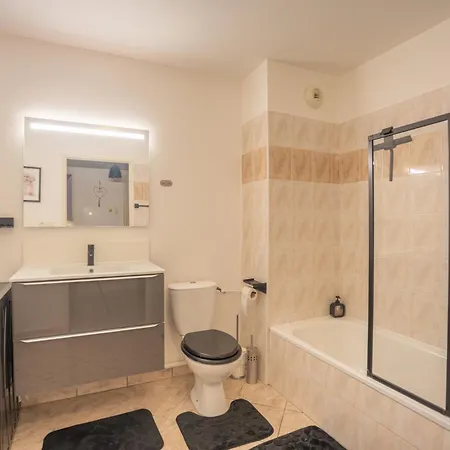 Appartement Tout Equipe A 3 Min Gare Annemasse - Ideal Famille Ou Pro - Parking Inclus Ville-la-Grand Exterior photo